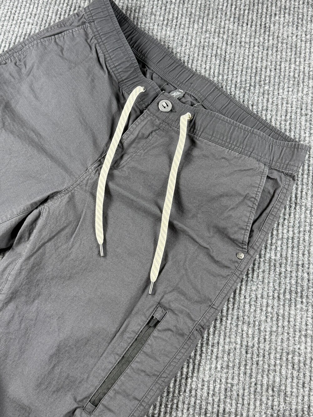 Vuori Ripstop Pants Womens L Tapered Leg Dark Gray VW401 Drawstring Athletic